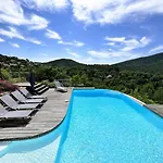 Corail Privée Et Climatisée Pour 10 Personnes Avec Piscine Et Superbe Vue Et Collines à