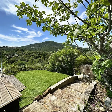 Corail Privée Et Climatisée Pour 10 Personnes Avec Piscine Et Superbe Vue Et Collines à Villa *