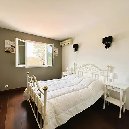 Corail Privée Et Climatisée Pour 10 Personnes Avec Piscine Et Superbe Vue Et Collines à *