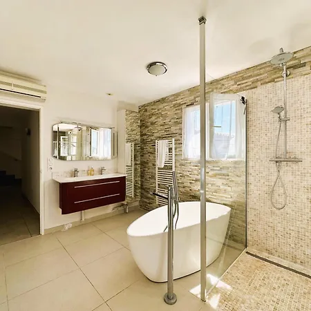 Villa Corail Privée Et Climatisée Pour 10 Personnes Avec Piscine Et Superbe Vue Et Collines à *